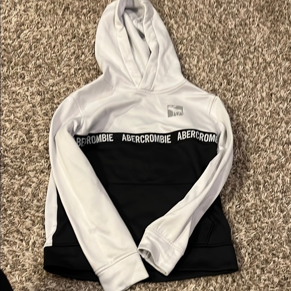 Abercrombie Kids White and Black Hoodie 9/10
